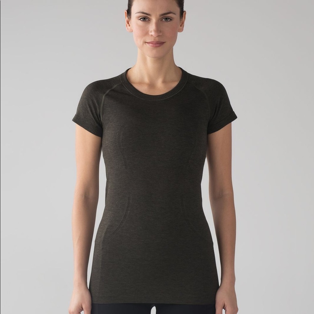 EUC/ basically New Lululemon Swiftly Tech Shirt 4